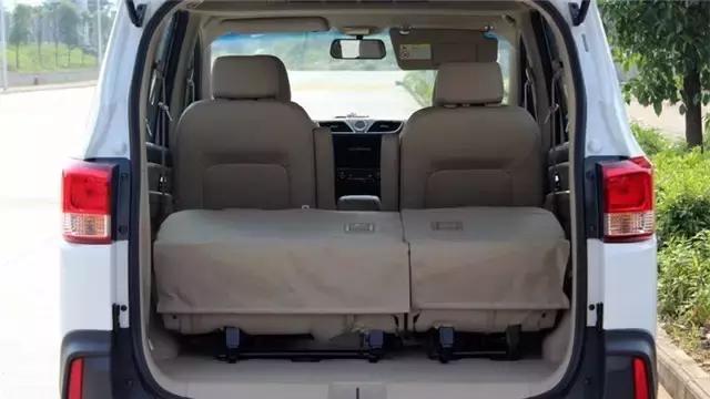 五菱宏光s1怎么样专家点评,五菱宏光s1是什么标志