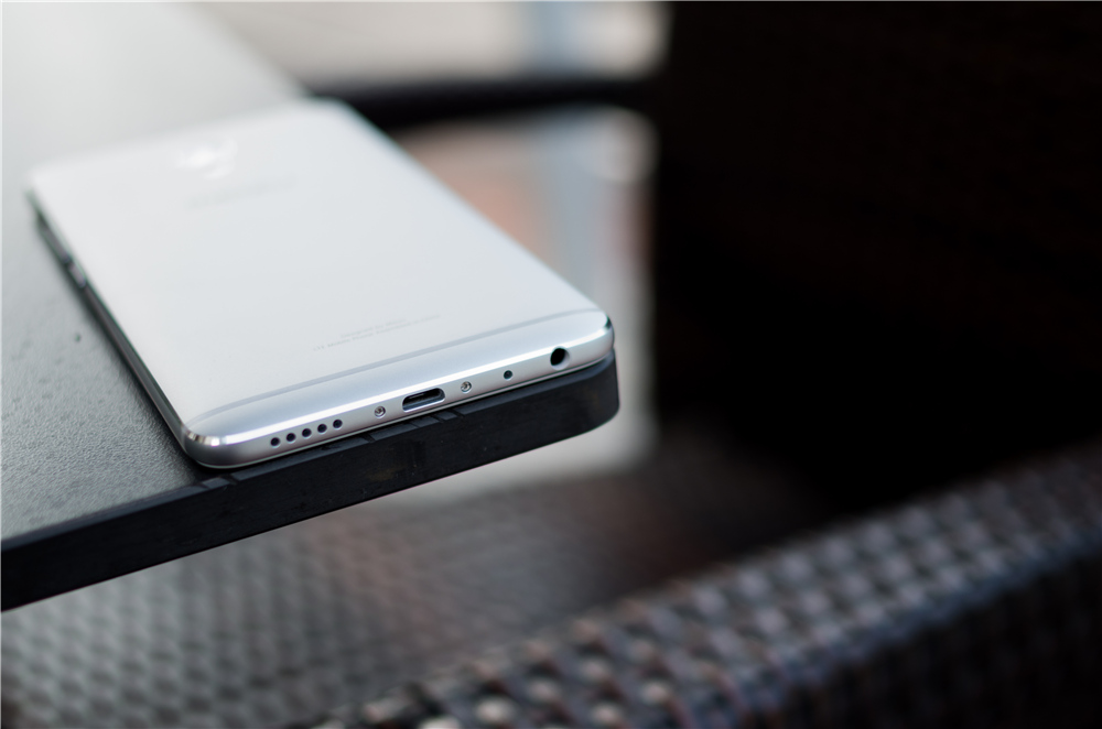 颜值加持,魅蓝e全部参数