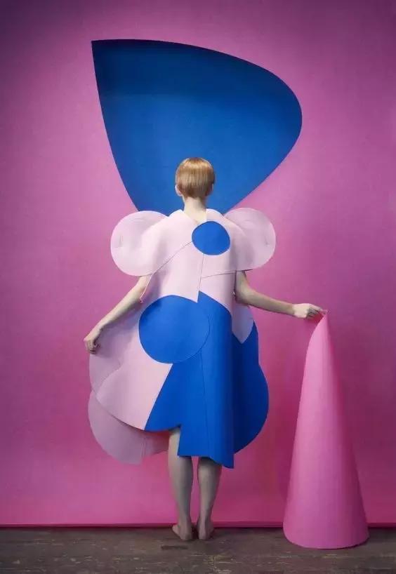 解构主义设计师川久保玲,川久保玲解构主义