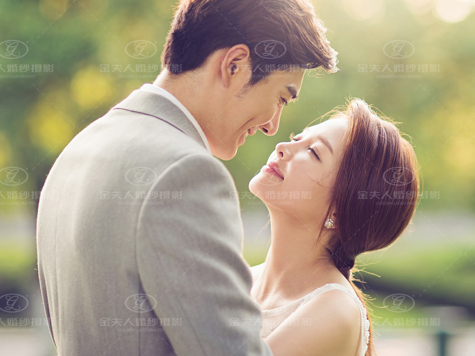 婚纱照姿势和表情大全,学习海边拍婚纱照姿势