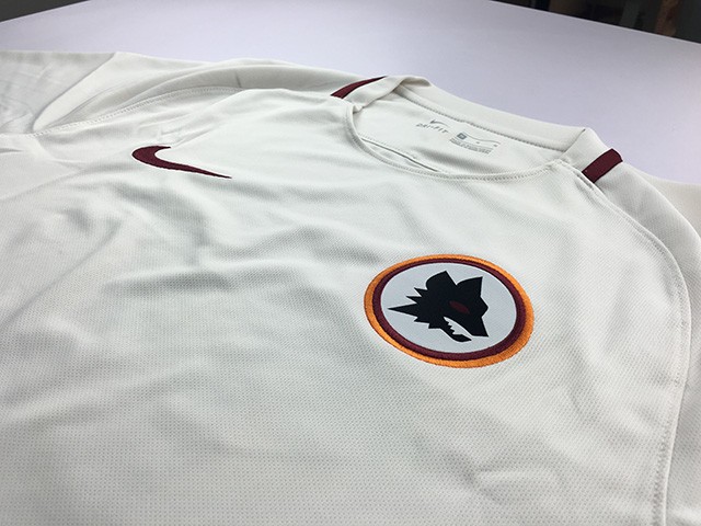 罗马队服托蒂,罗马球衣米兰