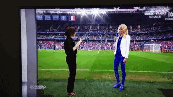 如何把足球比赛拍出仪式感,足球比赛中的科幻片场面