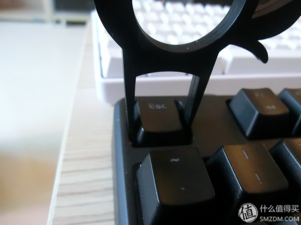 国产轴请继续努力!曜越TteSPORTS波塞冬ZRGB背光机械键盘评测