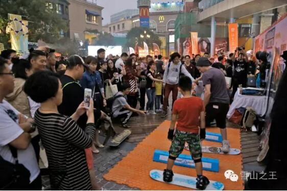 瀵岄緳鍥涘灏忛晣浜戠涔嬪,瀵岄緳鍥涘灏忛晣