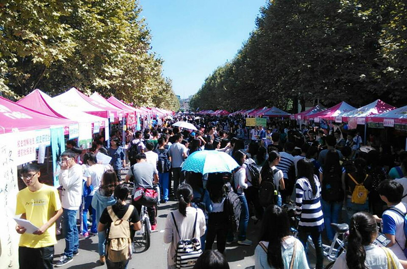 大学社团招新为什么这么积极,有关大学社团招新的采访问题