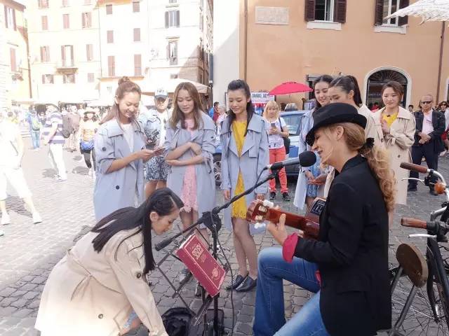 中华小姐海外之旅：许愿池边的东方少女