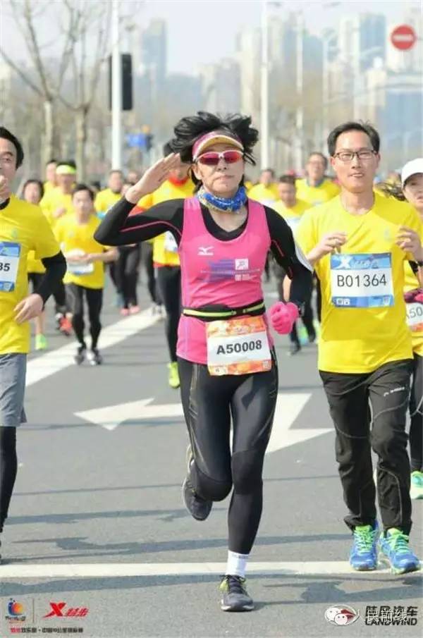 全国名气最大的女军医是谁,中国最年轻的女军医少将