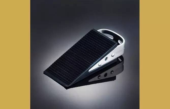 她们旅行比你爽，因为随身带了这7款女神单品