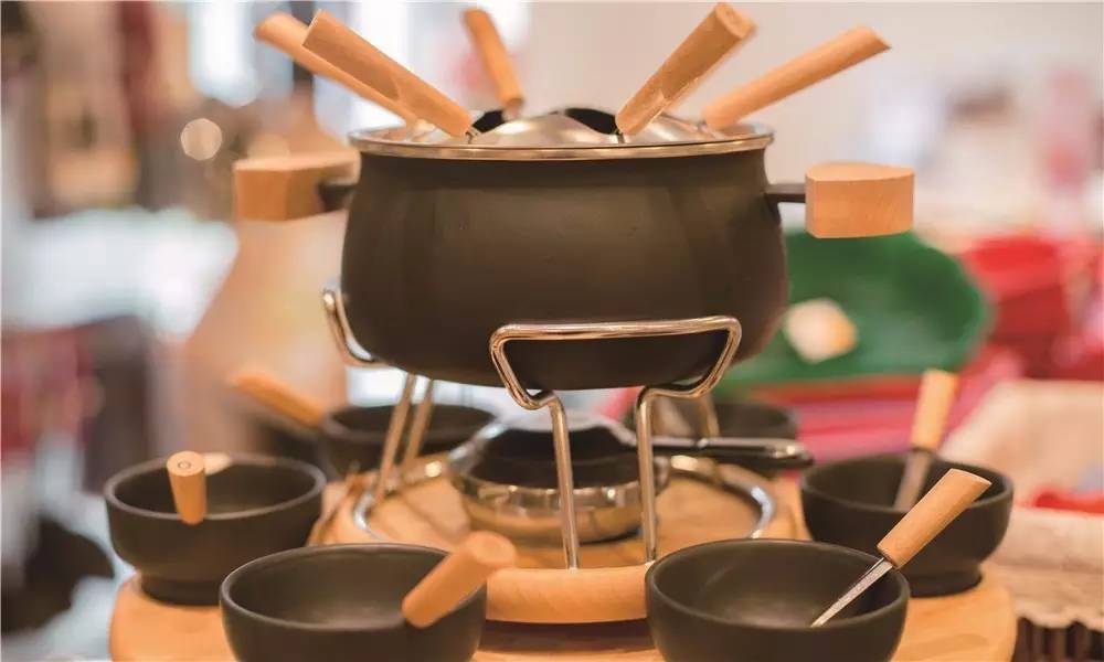 有人愿意花3000元买一口锅,只是因为它长得好看?|CBNweekly