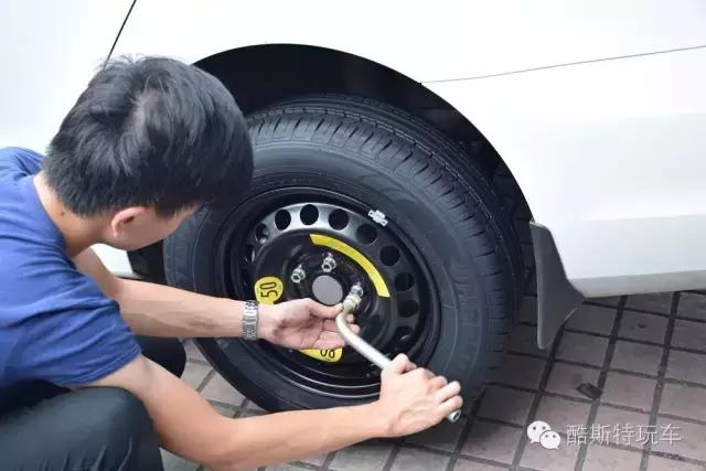 2018款速腾备胎更换教程,酷斯特玩车