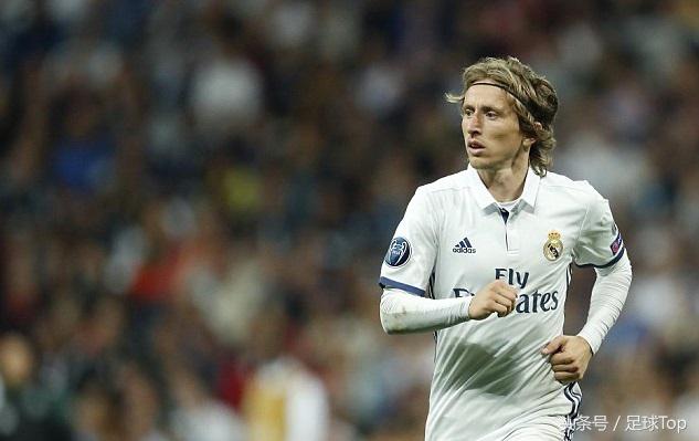 中场大师丁丁魔笛,足坛十大中场克罗斯