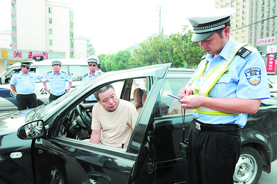 跑黑车司机的生活经历,兼职跑黑车拉客如何