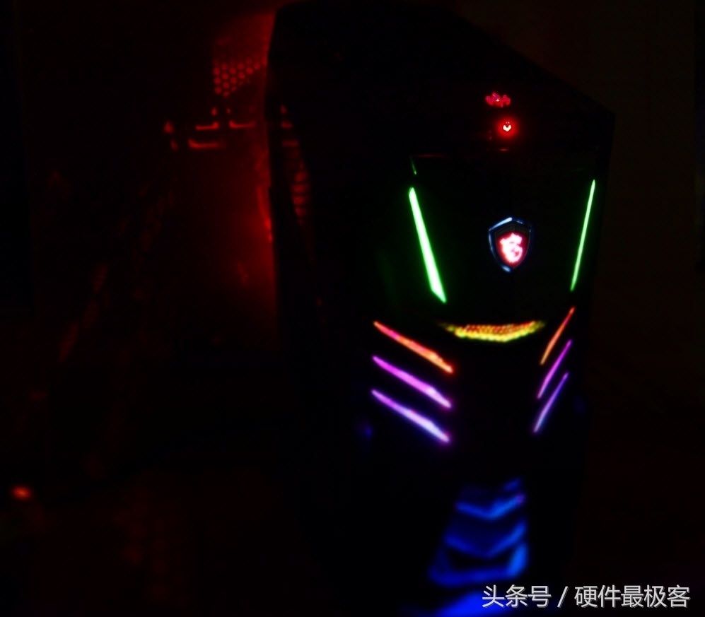 它确实是个大块头，玩游戏用它错不了！