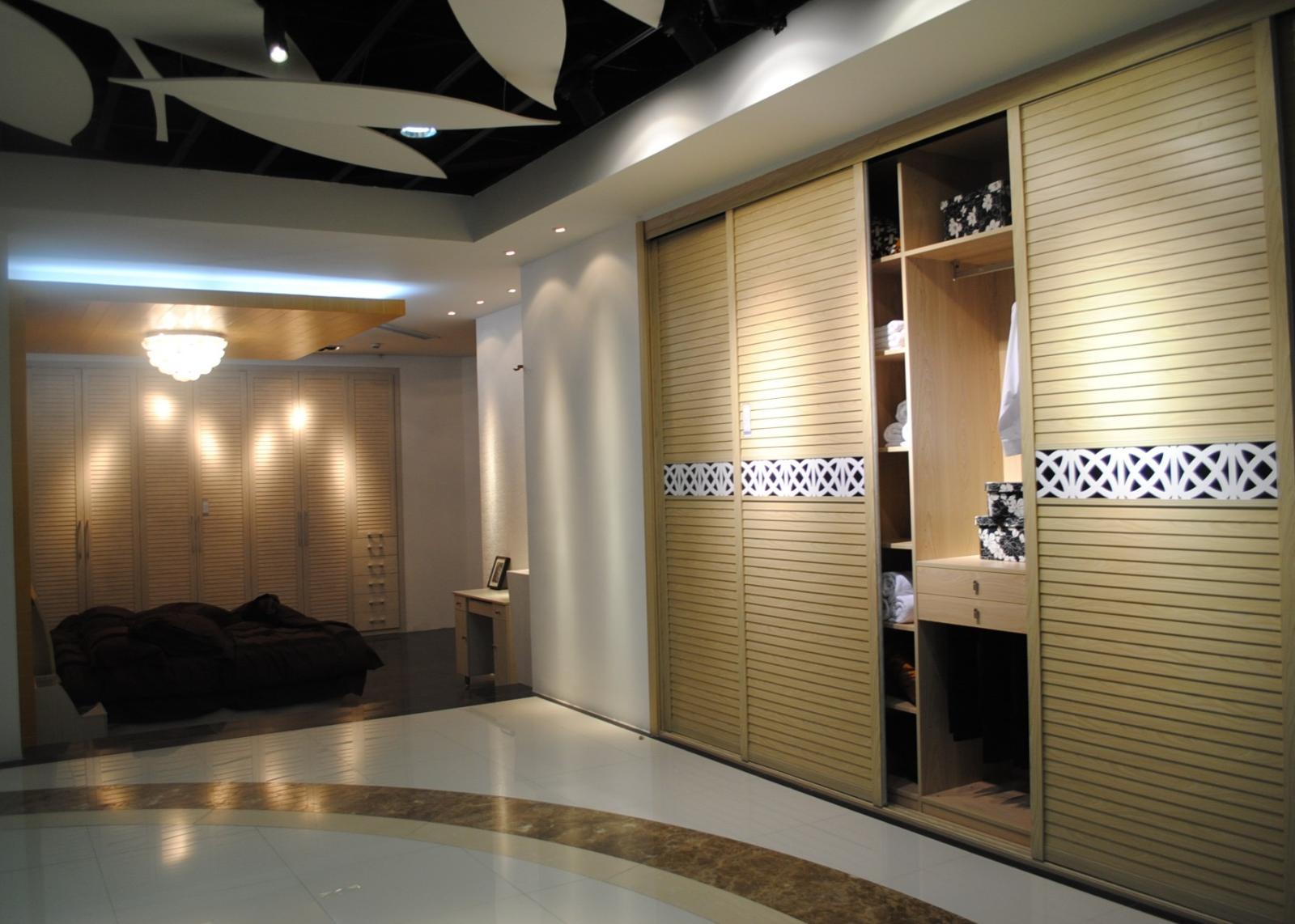 成都定制衣柜十大品牌,定制衣柜封边机十大品牌