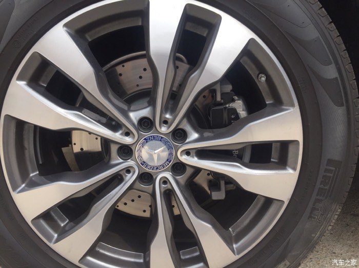 奔驰gle400运动版跑高速视频,奔驰gle400几秒破百运动模式