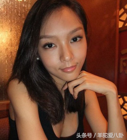 国民老公王思聪如今偏爱网红脸，原来竟是拜她所赐？