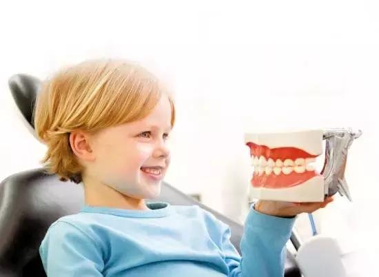 宝宝龋齿可能引发全身性疾病,妈妈必须知道的0~6岁牙齿护理