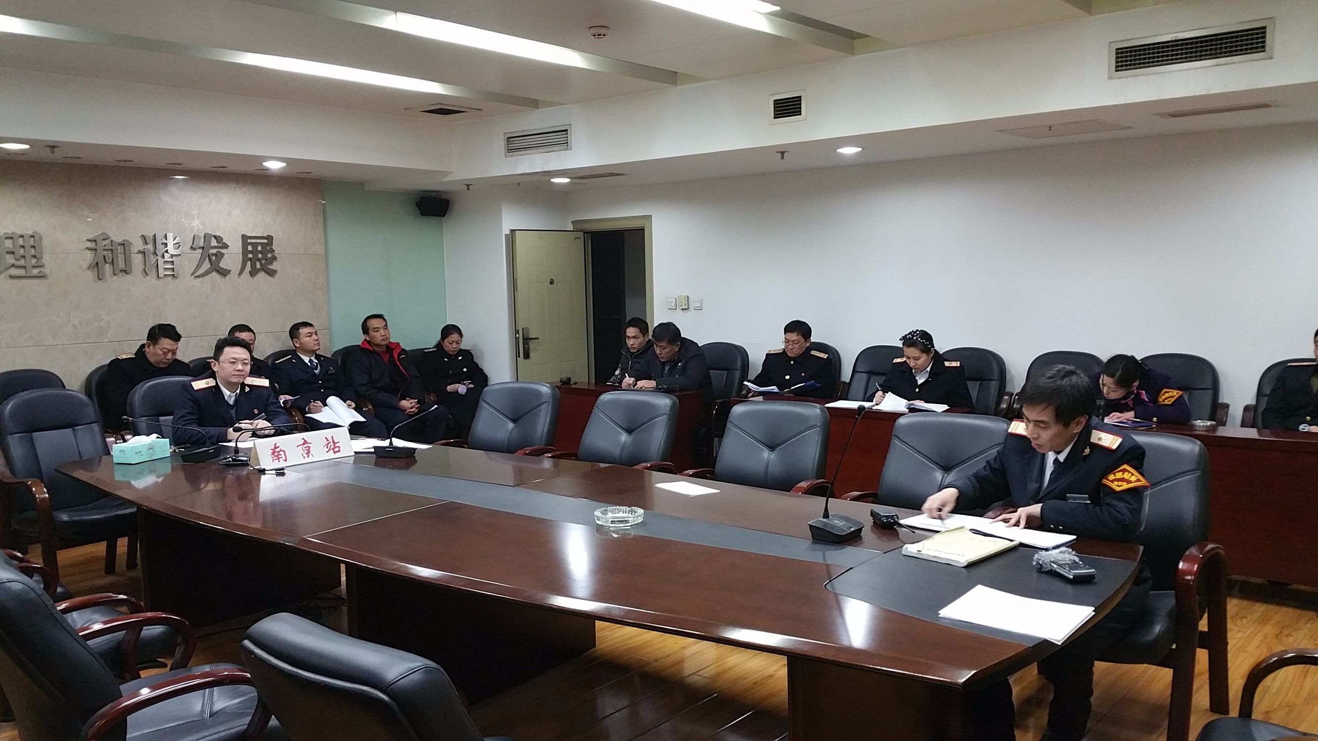 火车站站长的权力有多大,火车列车长和乘警谁的权力大