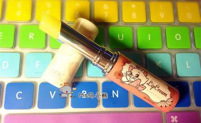 超级适合学生党的水润颜色唇膏,秋季润唇变色唇膏哪款最好使