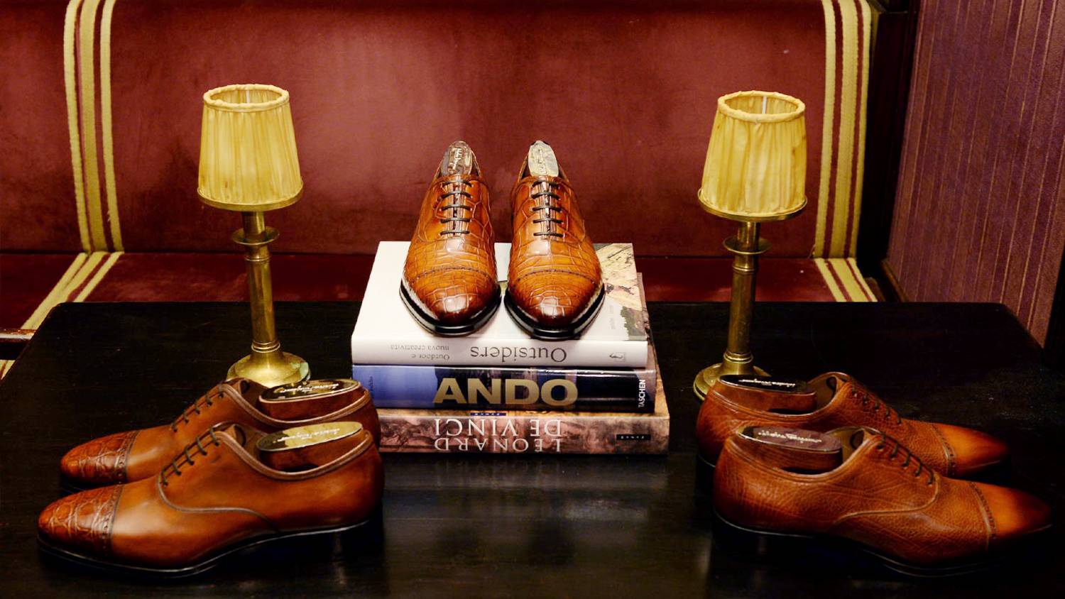 励志大戏｜有个穷人家的孩子，辍学做鞋匠创建了时尚王国