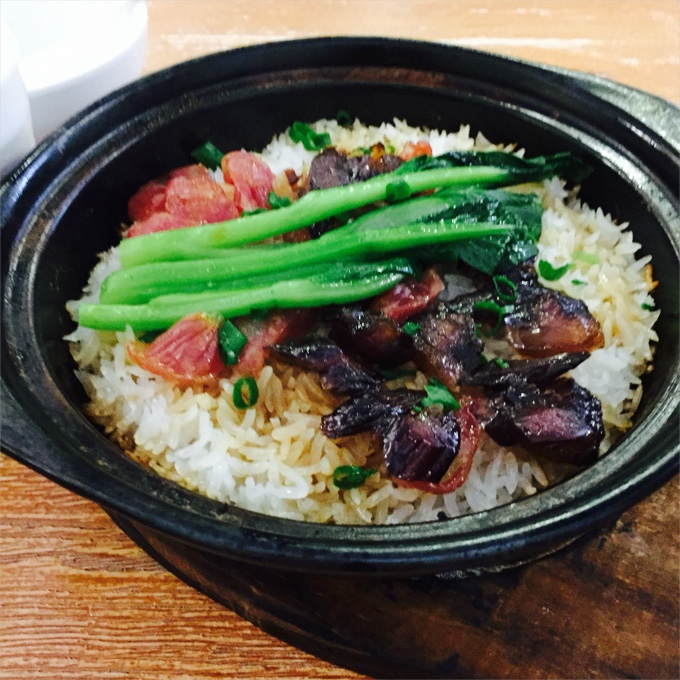 横向食评丨一场关于煲仔饭的厮杀