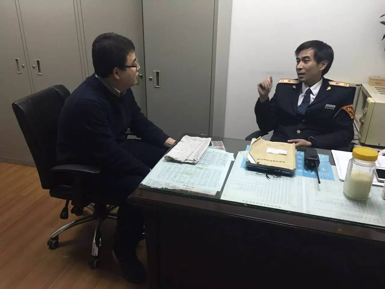 火车站站长的权力有多大,火车列车长和乘警谁的权力大