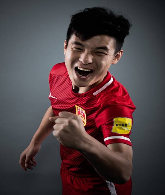 你知道国足输了，但你知道中国足坛还有一批高颜值球员吗？