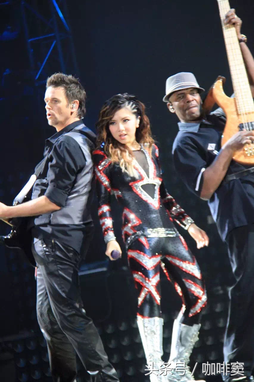 邓紫棋十五岁的时候,邓紫棋青涩时期照片