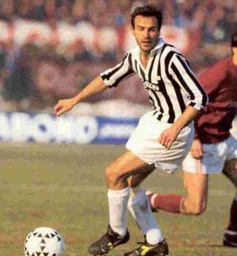 意大利足球最佳后卫排行榜,足球十大最强的右后卫