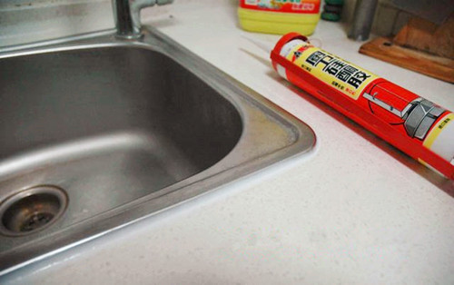 厨房水槽底部发霉怎么解决,厨房水槽边上发霉了怎么办