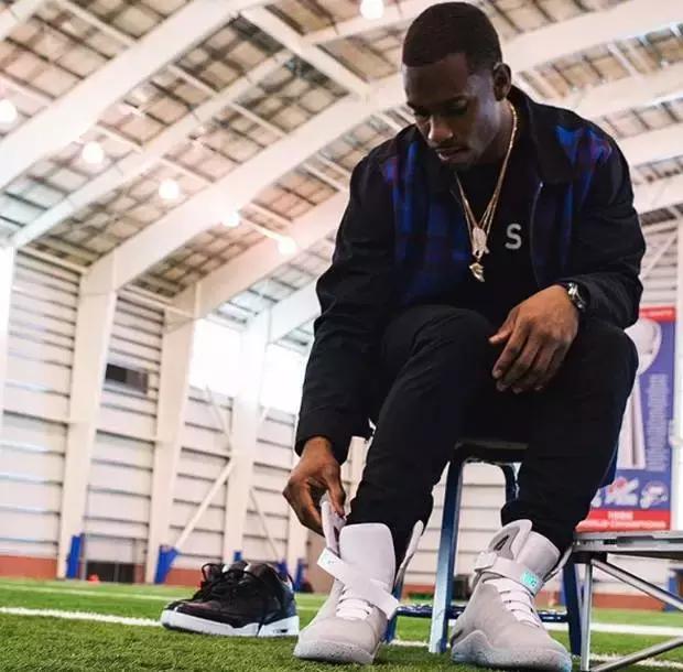 鐞冩槦涓婅剼nikefog,nikemag浣庡府