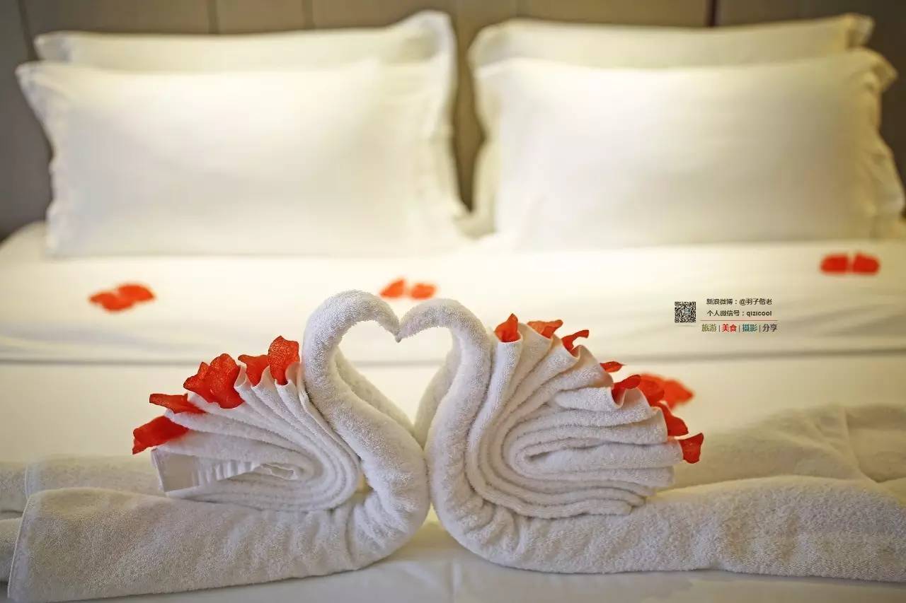 这一家酒店有门童，叫“白手套”。