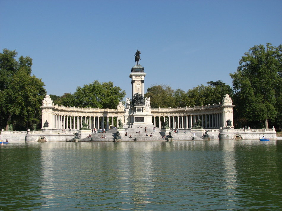 马德里不可思议镜面,马德里不可思议卡点