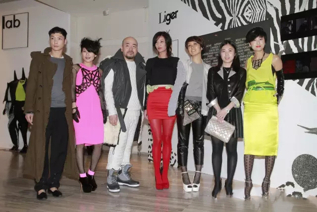 杩峰够楗眬浜嬩欢,杩峰够楗眬