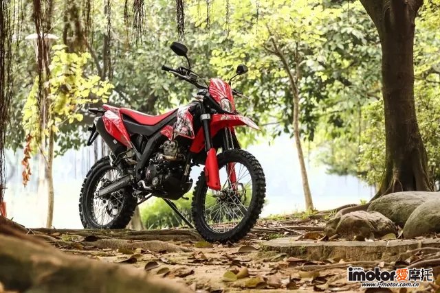 阿普利亚apriliagpr150测评,脱颖而出的车