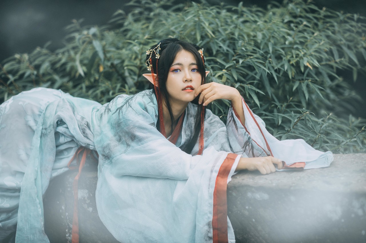 故事:他抱元运气,又加上师傅的鼎力相助,慢慢好转