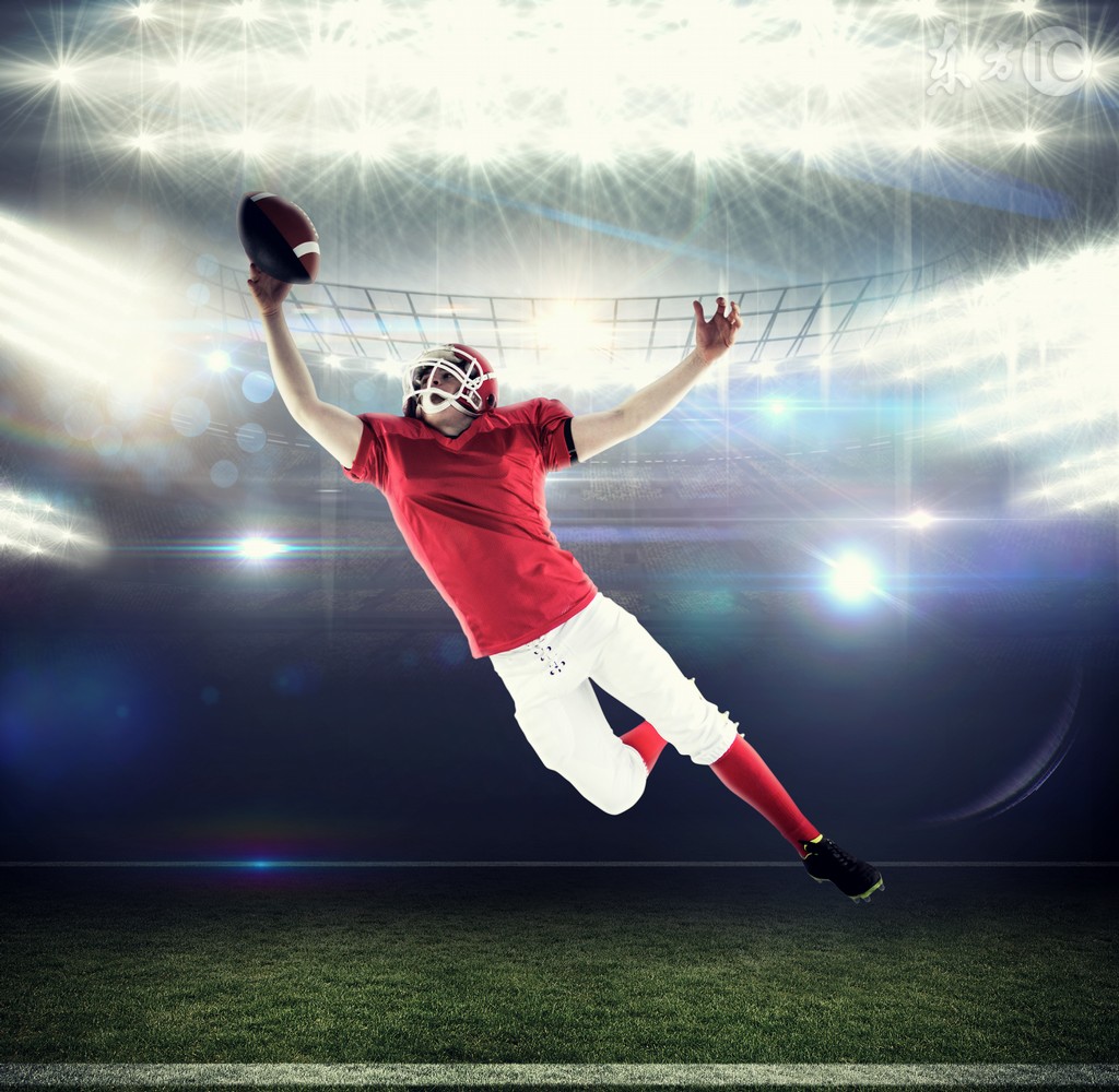 既能踢后卫又能踢后腰,小说足球还可以这样踢