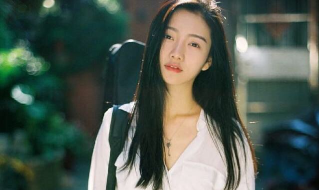 小说：小伙的师娘太漂亮，混混来偷看她洗澡，被小伙逮正着：罚款