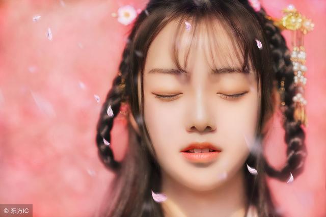 小说：父母死后，她靠医药白手起家，如今能有钱带弟弟们进城生活