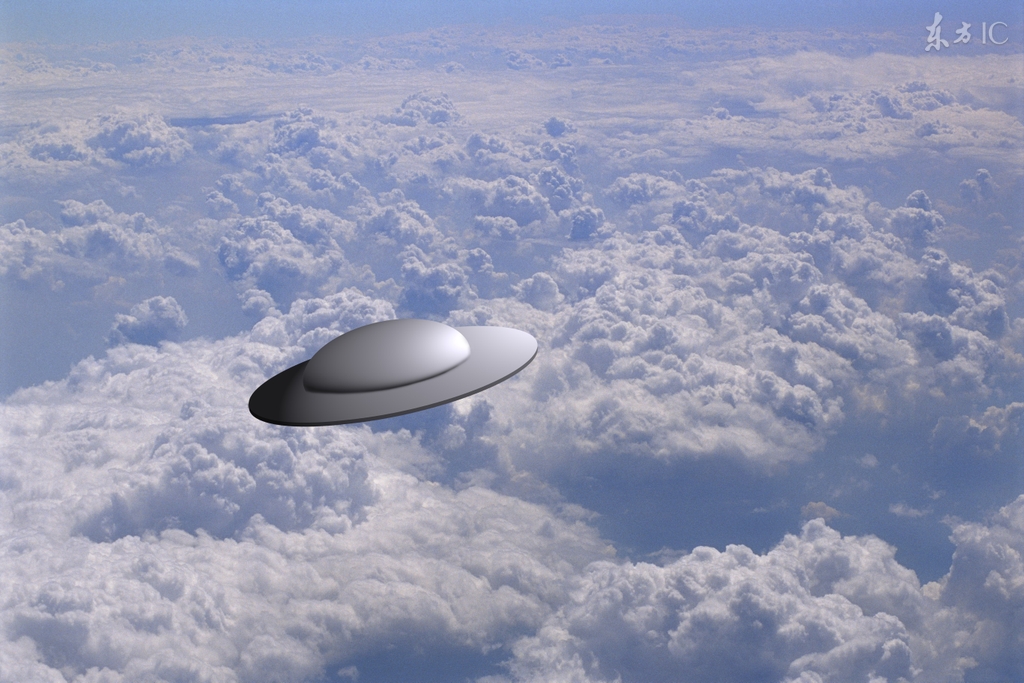 小说为了美食勇闯异世界,男主穿越丧尸世界拿出食物