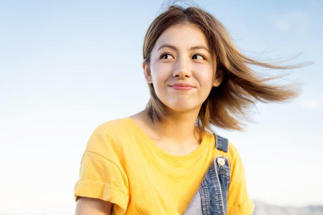 小说：美女胃痛难忍，却遭渣男强行灌酒，下一刻吐血不止