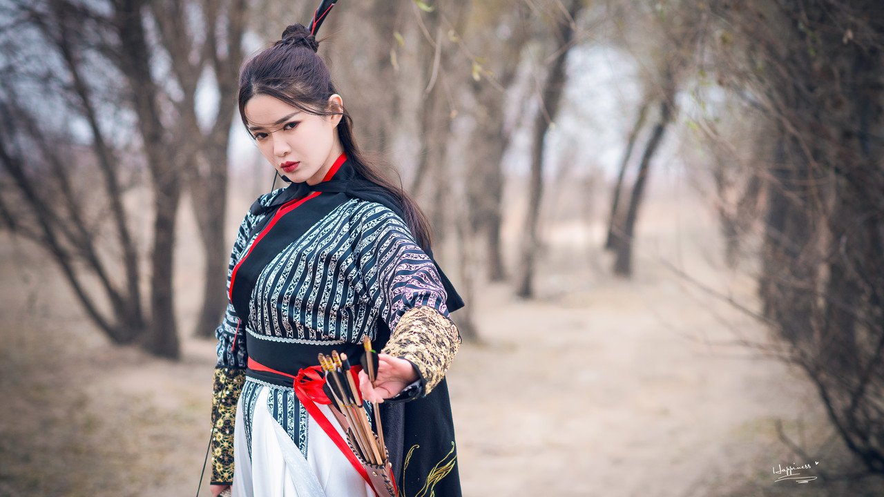 小说森林里巨熊发威,狂暴巨兽强森与巨猿