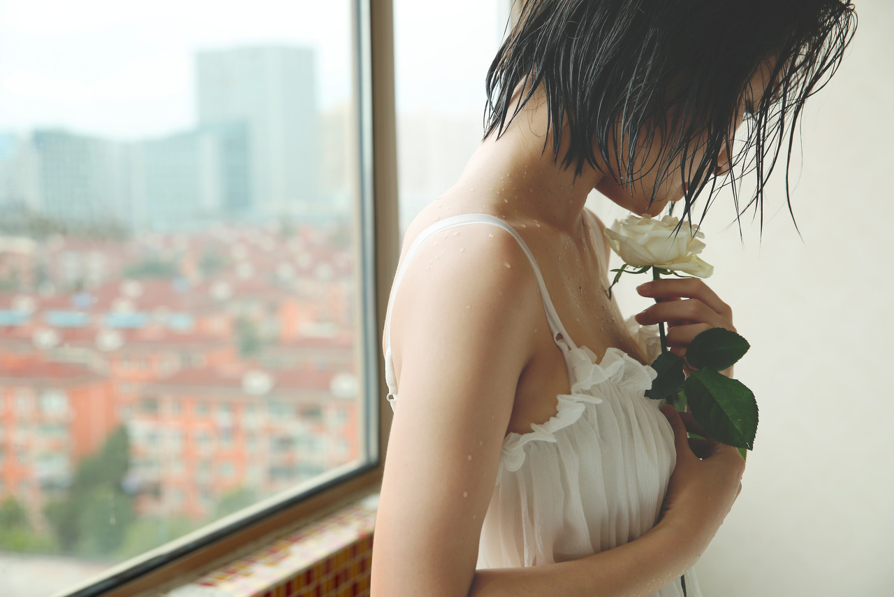 小说：他找妹妹借酒消愁，却被花心女看上，众人准备去其公寓