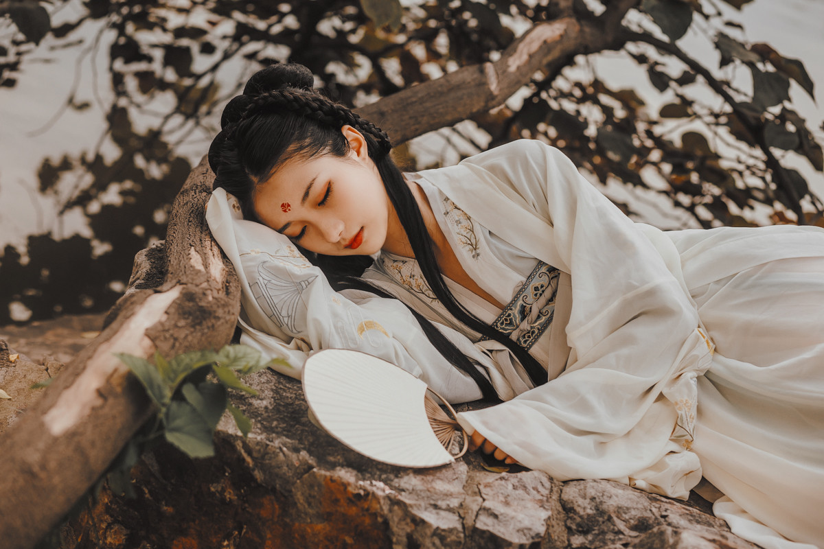 小说：被村姑母女当众污蔑是小偷，她一招就让村姑母子人人都厌恶