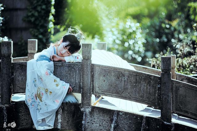 送人玫瑰手留余香小说,送人玫瑰手有余香故事