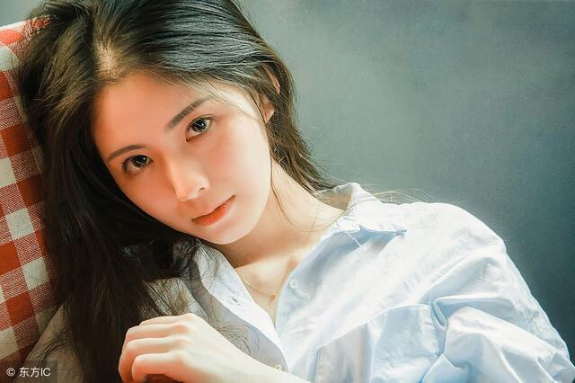 小说重生当红女星,重生小说女主进入娱乐圈当影后