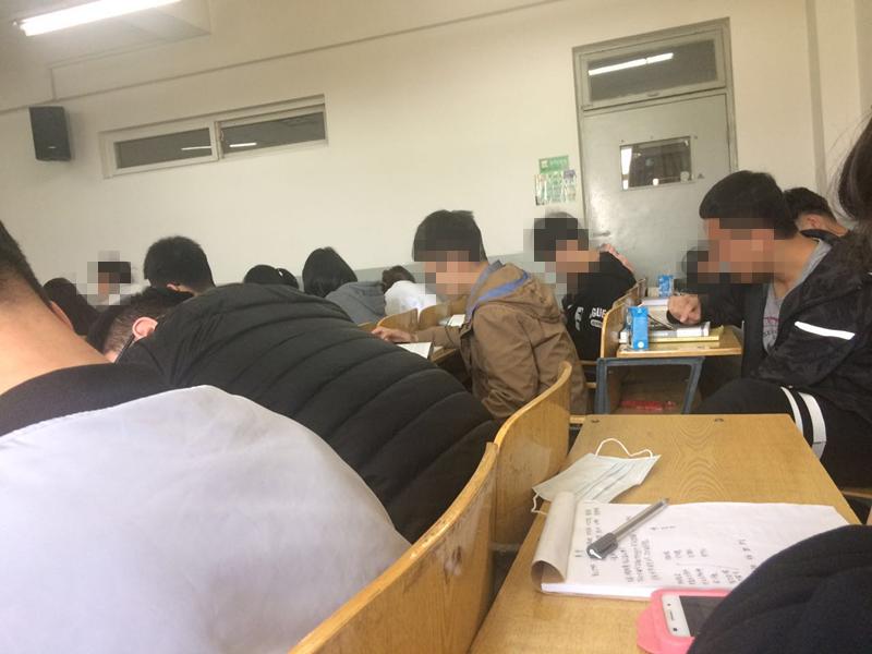 年轻人沉迷奶嘴乐,年轻人沉迷游戏危害