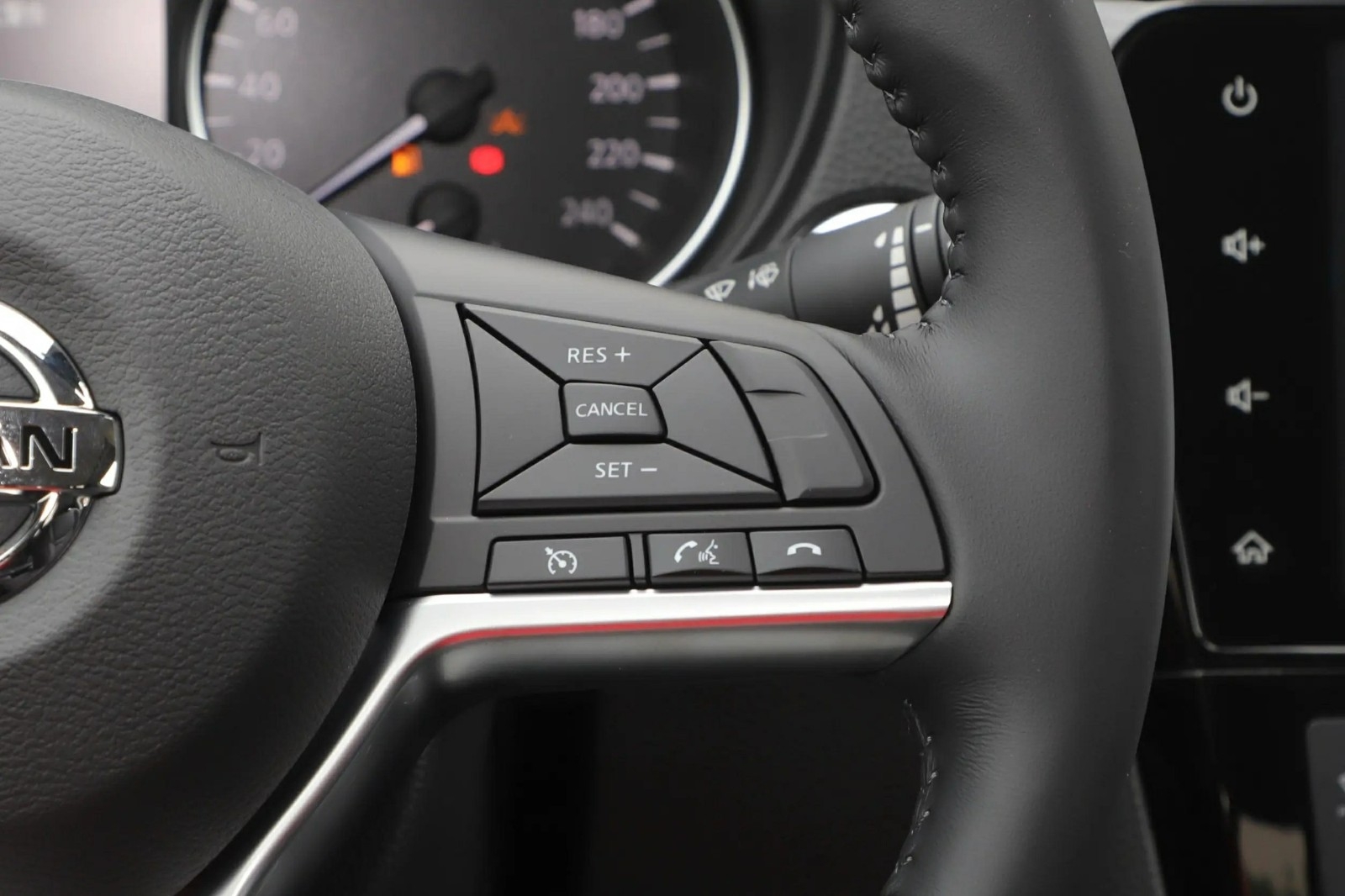 日产逍客比锋兰达更值得买,15万左右2.0t车型日系