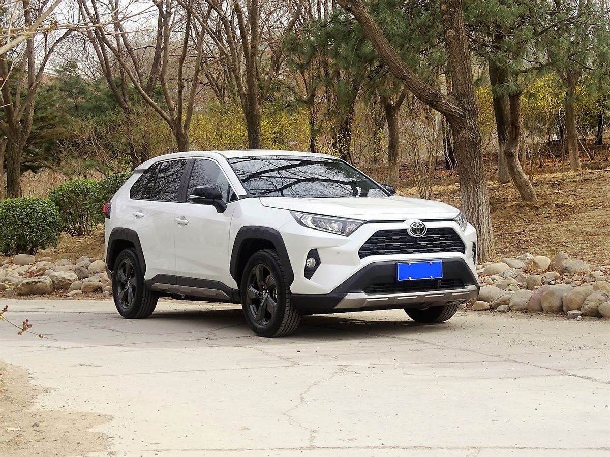 2023年度驾趣轮胎评选——年度最具驾趣改装轮胎——固铂EvolutionCTT