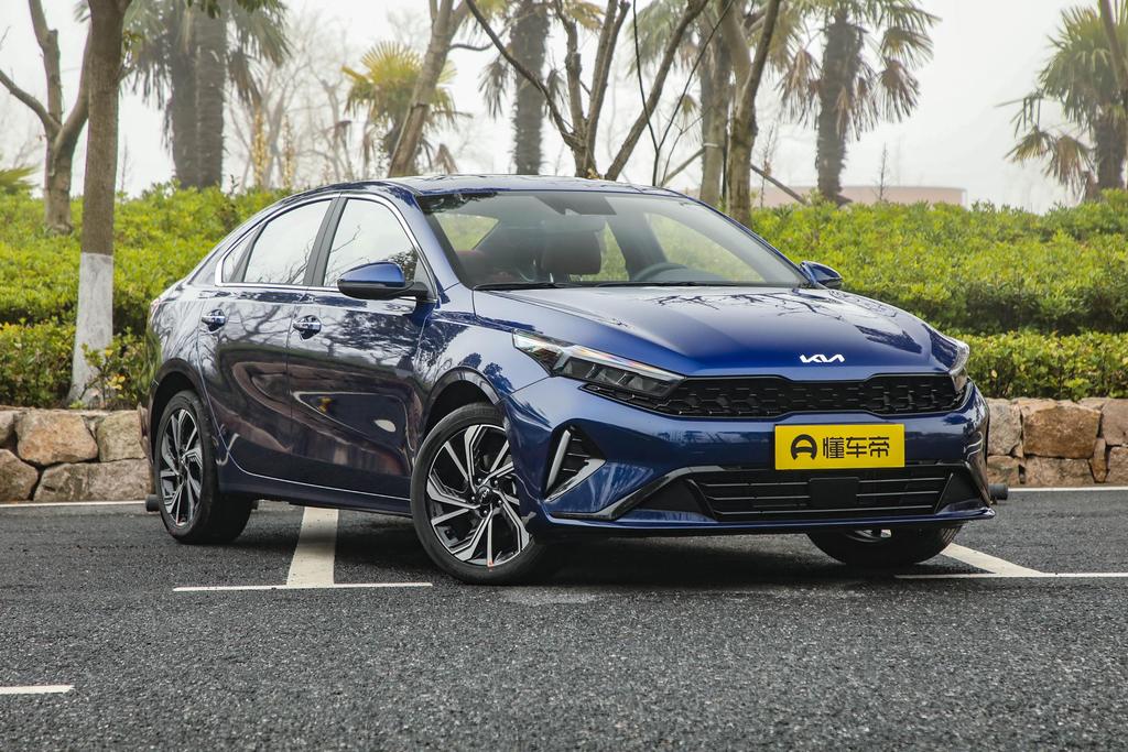 起亚k3这款车空间怎么样,新起亚k3百公里油耗